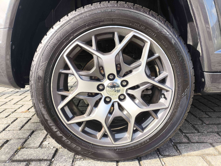 jeep commander 2.0 td380 turbo diesel overland at9 4p automatico 20238