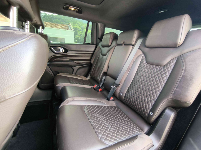 jeep commander 2.0 td380 turbo diesel overland at9 4p automatico 202317