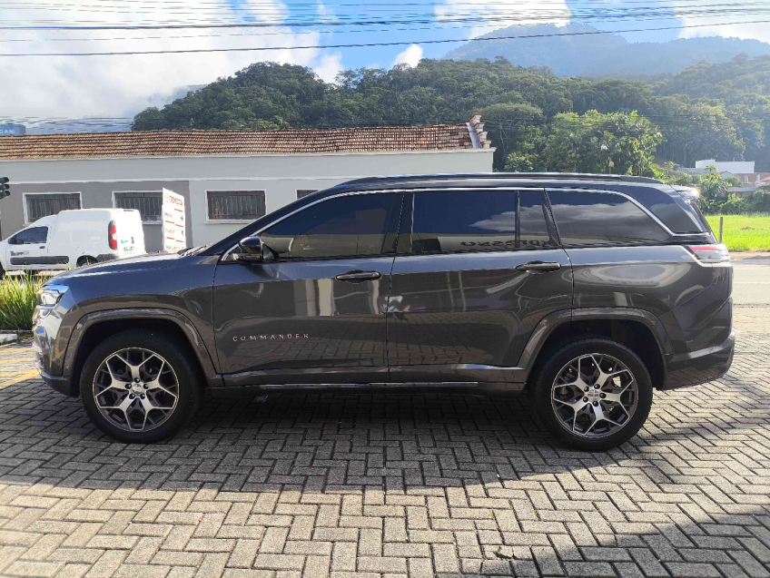 jeep commander 2.0 td380 turbo diesel overland at9 4p automatico 20233