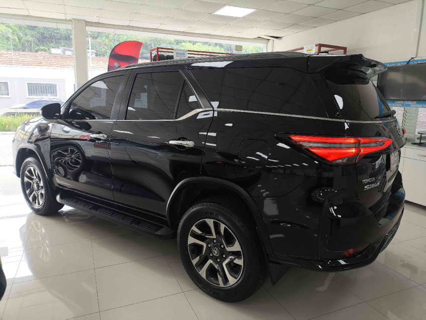 toyota hilux sw4 2.8 d-4d turbo diesel diamond 7l 4x4 automatico 4p 20242