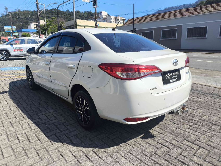 toyota yaris 1.5 16v flex sedan xl live multidrive 1.3 4p automatico 20204