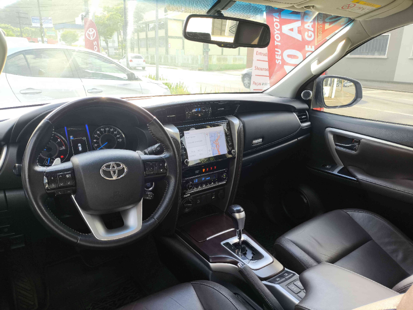 toyota hilux sw4 2.8 srx 4x4 16v turbo intercooler diesel 4p automatico 202010