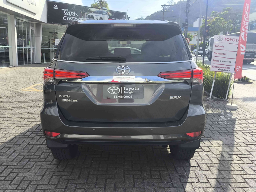 toyota hilux sw4 2.8 srx 4x4 16v turbo intercooler diesel 4p automatico 20204