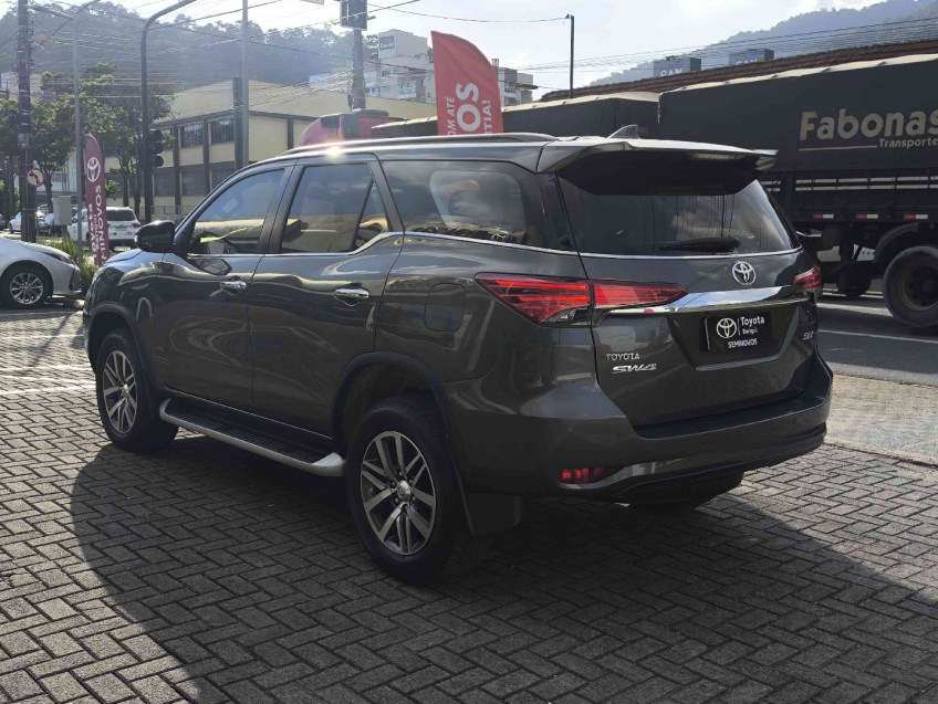 toyota hilux sw4 2.8 srx 4x4 16v turbo intercooler diesel 4p automatico 20206