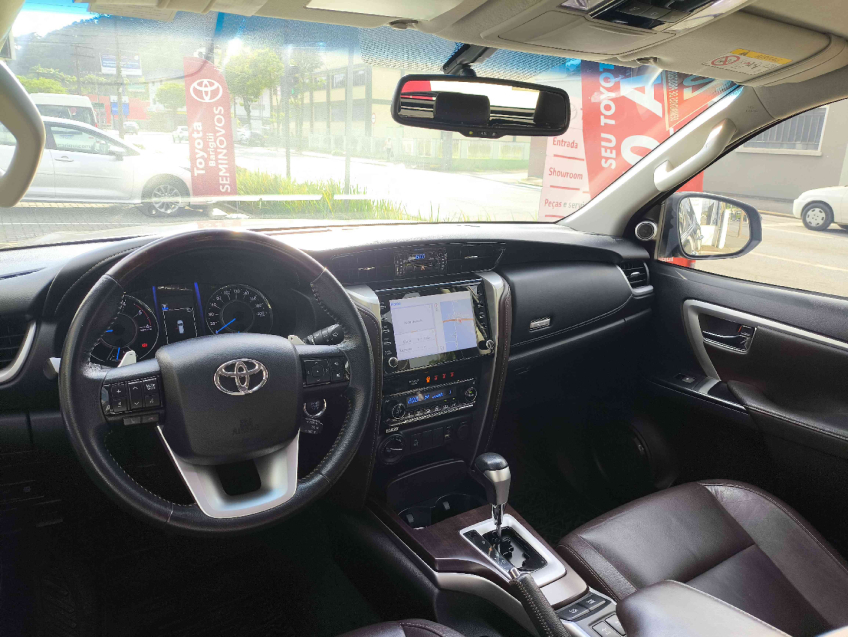 toyota hilux sw4 2.8 srx 4x4 16v turbo intercooler diesel 4p automatico 202010