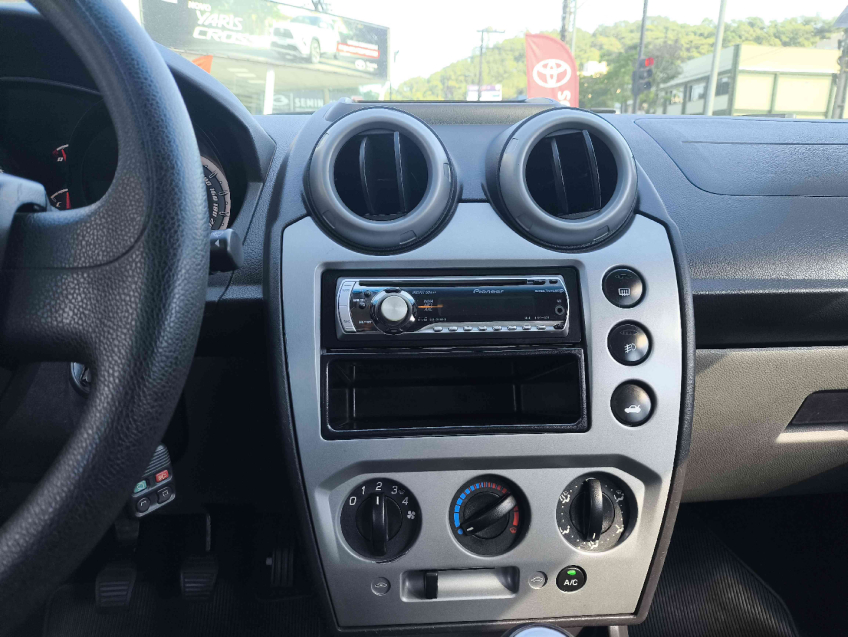 ford fiesta 1.6 rocam se 8v flex 4p manual 201410