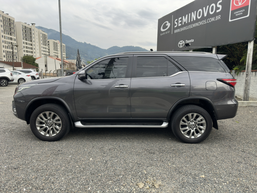 sw4 srx 7l diesel 2023 - abaixo da fipe unico dono todas as revisoes na concessionaria1