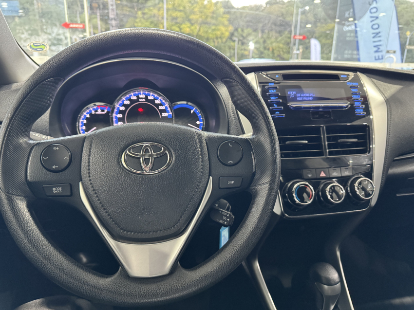 yaris xl 1.5 flex sedan10