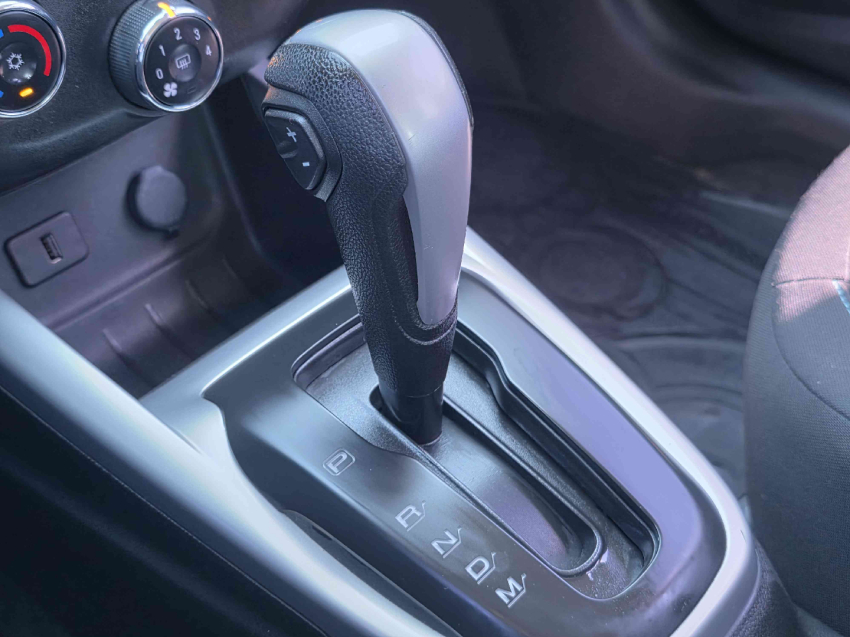 chevrolet onix 1.4 mpfi advantage 8v flex 4p automatico 201918