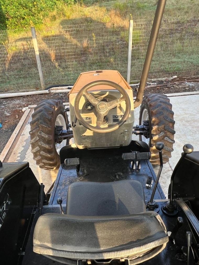 valtra a750