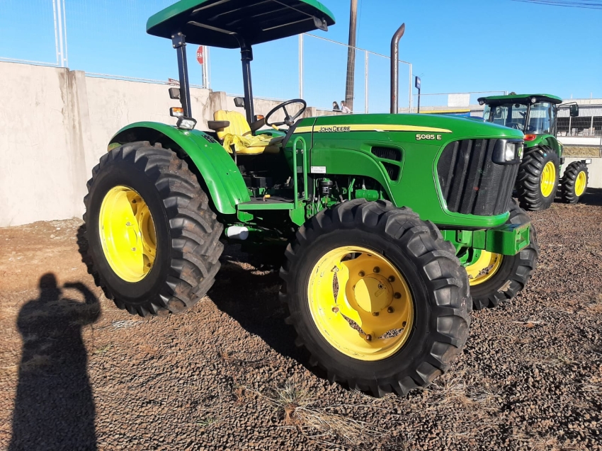 john deere 5085e