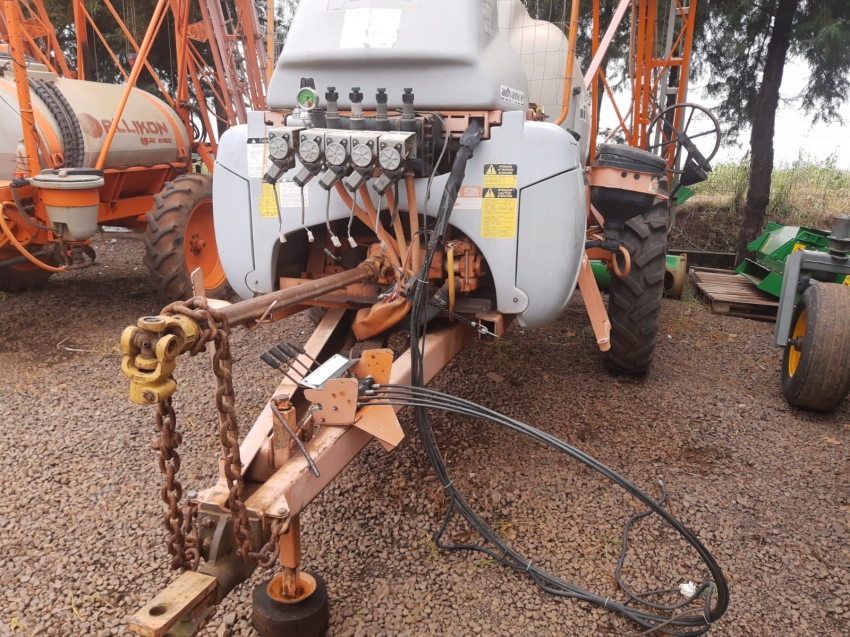 pulverizador advanced  / 2000 litros2