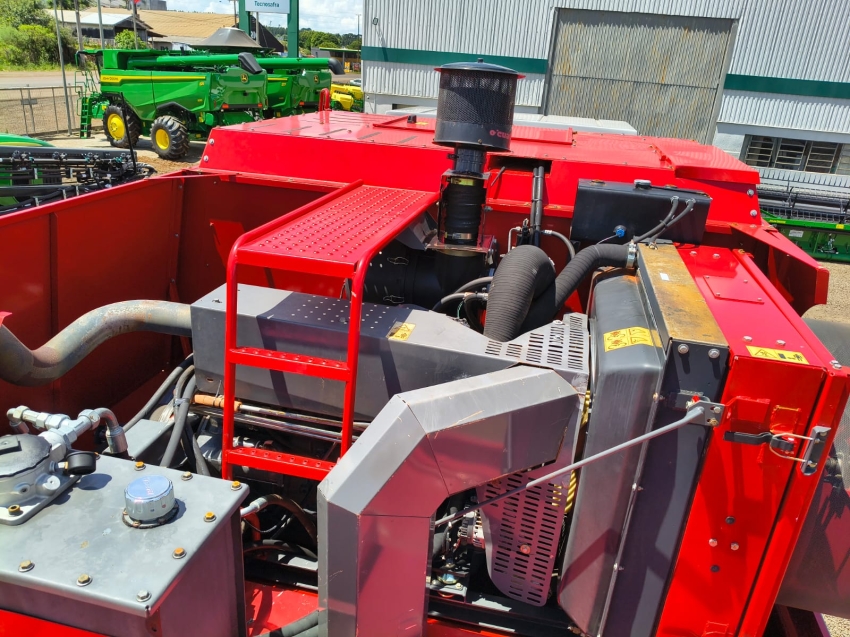 colheitadeira mf sr32 4x45