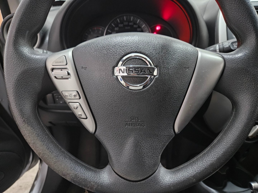 nissan march 1.6 sv 16v flex 4p xtronic