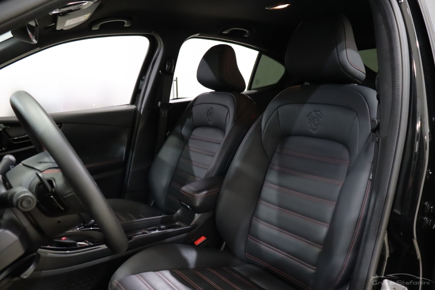 fiat fastback 1.3 turbo 270 flex abarth at6 4p automatico 2025