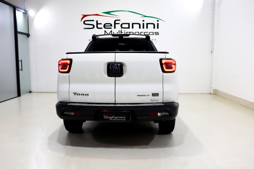 fiat toro 2.0 16v turbo diesel freedom 4wd at9 4p automatico 2022