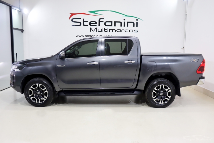 toyota hilux 2.8 d-4d turbo diesel cd srx 4x4 automatico 4p 2023