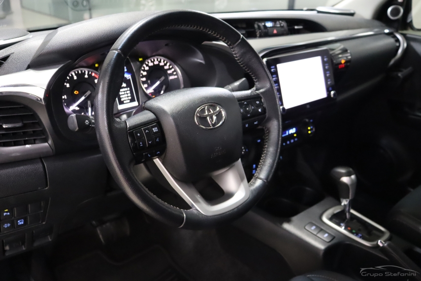 toyota hilux 2.8 d-4d turbo diesel cd srx 4x4 automatico 4p 2023