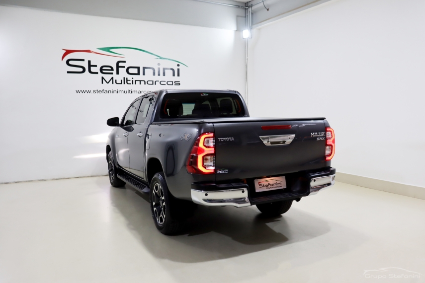 toyota hilux 2.8 d-4d turbo diesel cd srx 4x4 automatico 4p 2023