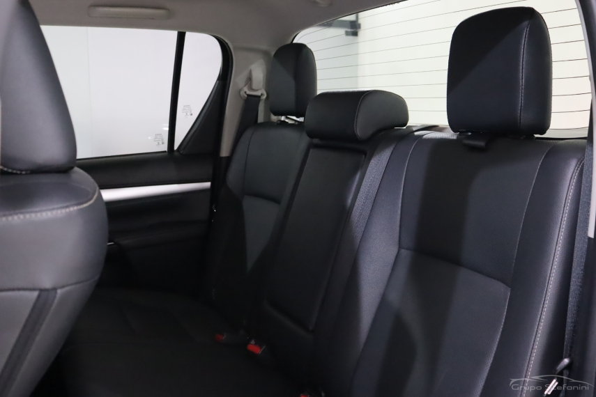 toyota hilux 2.8 d-4d turbo diesel cd srx 4x4 automatico 4p 2023