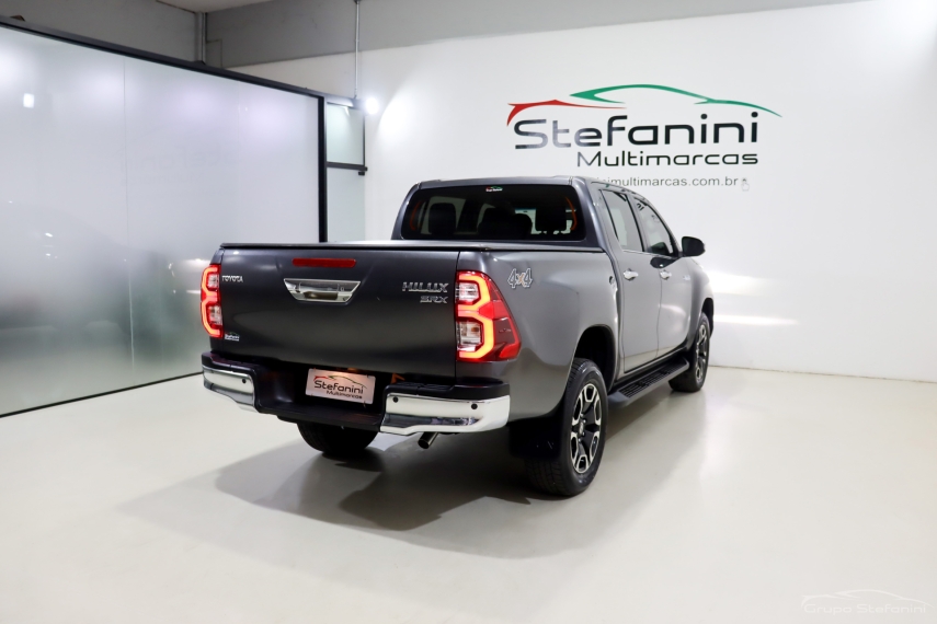 toyota hilux 2.8 d-4d turbo diesel cd srx 4x4 automatico 4p 2023