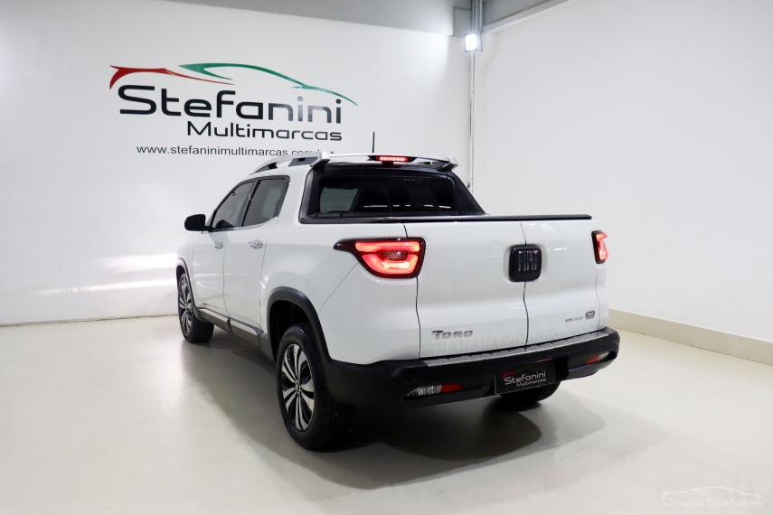 fiat toro 2.0 16v turbo diesel volcano 4wd at9 4p automatico 2022