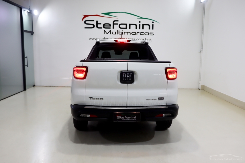 fiat toro 2.0 16v turbo diesel volcano 4wd at9 4p automatico 2022