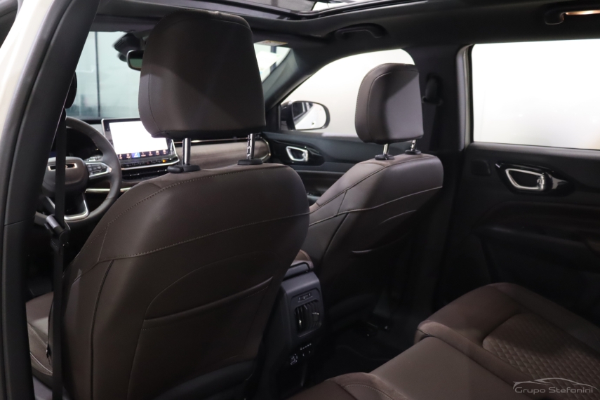 jeep commander 1.3 t270 turbo flex overland at6 4p automatico 2025