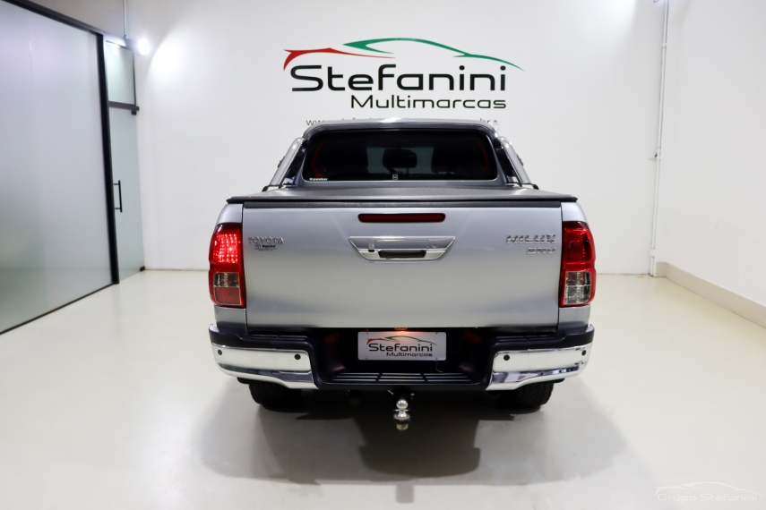 toyota hilux 2.8 d-4d turbo diesel cd srv 4x4 automatico 4p 2021