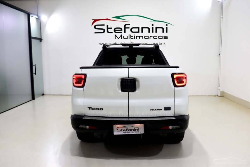 fiat toro 1.3 turbo 270 flex volcano at6 4p automatico 2023