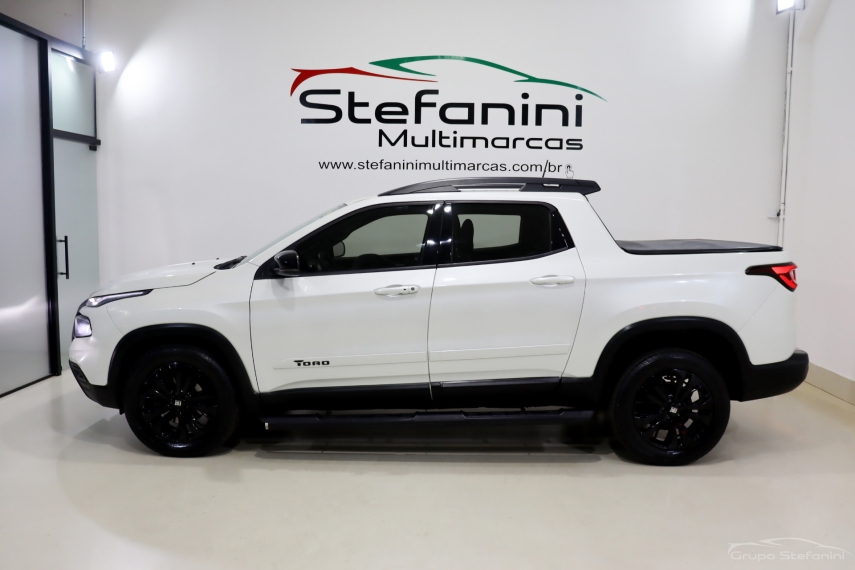 fiat toro 1.3 turbo 270 flex volcano at6 4p automatico 2023