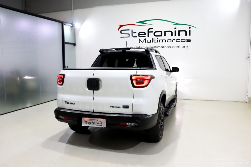 fiat toro 1.3 turbo 270 flex volcano at6 4p automatico 2023