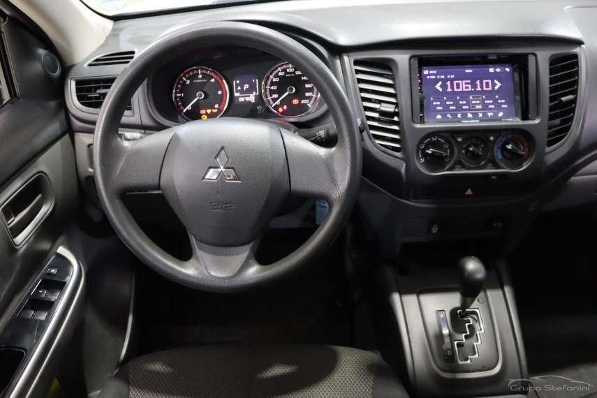 mitsubishi l200 triton 2.4 16v turbo diesel savana gls cd 4x4 automatico 4p 2023