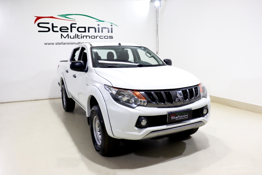 mitsubishi l200 triton 2.4 16v turbo diesel savana gls cd 4x4 automatico 4p 2023