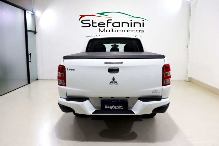 mitsubishi l200 triton 2.4 16v turbo diesel savana gls cd 4x4 automatico 4p 2023