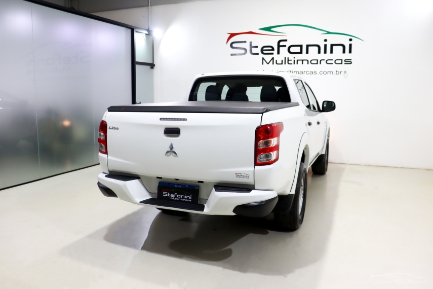 mitsubishi l200 triton 2.4 16v turbo diesel savana gls cd 4x4 automatico 4p 2023