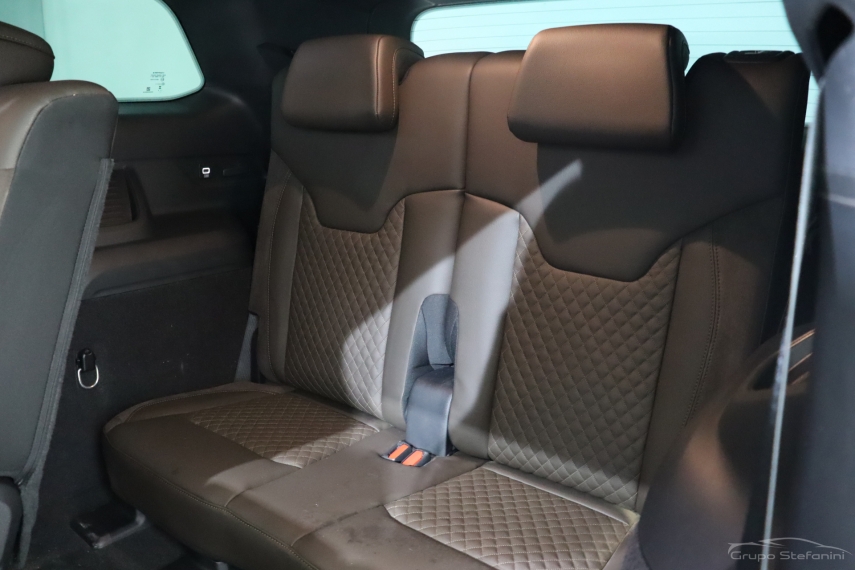 jeep commander 2.0 td380 turbo diesel overland at9 4p automatico 2025
