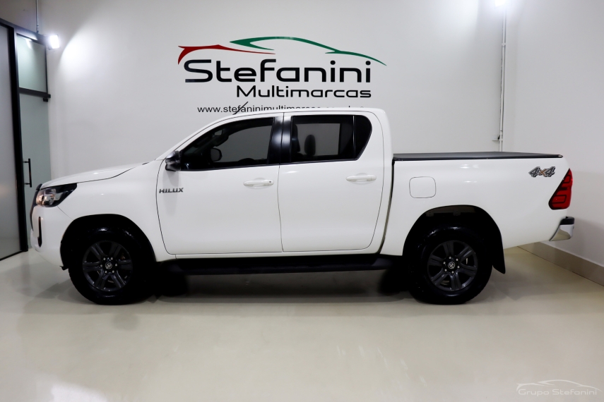 toyota hilux 2.8 d-4d turbo diesel cd sr 4x4 automatico 4p 2022