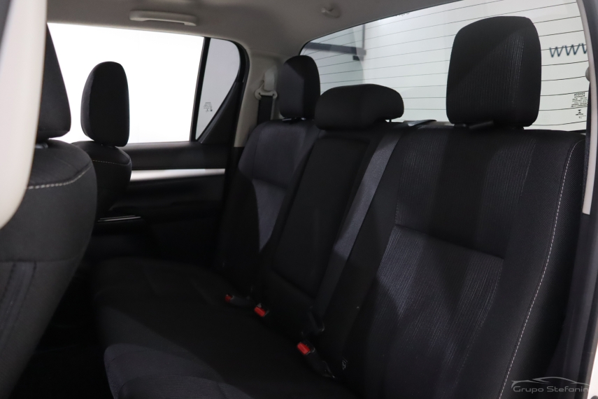 toyota hilux 2.8 d-4d turbo diesel cd sr 4x4 automatico 4p 2022