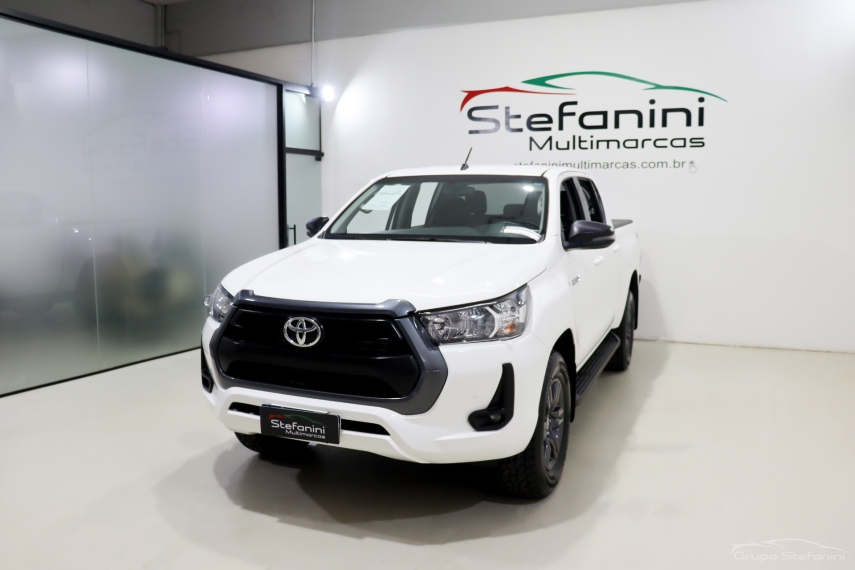 toyota hilux 2.8 d-4d turbo diesel cd sr 4x4 automatico 4p 2022 toyota hilux 2.8 d-4d turbo diesel cd sr 4x4 automatico 4p 2022
