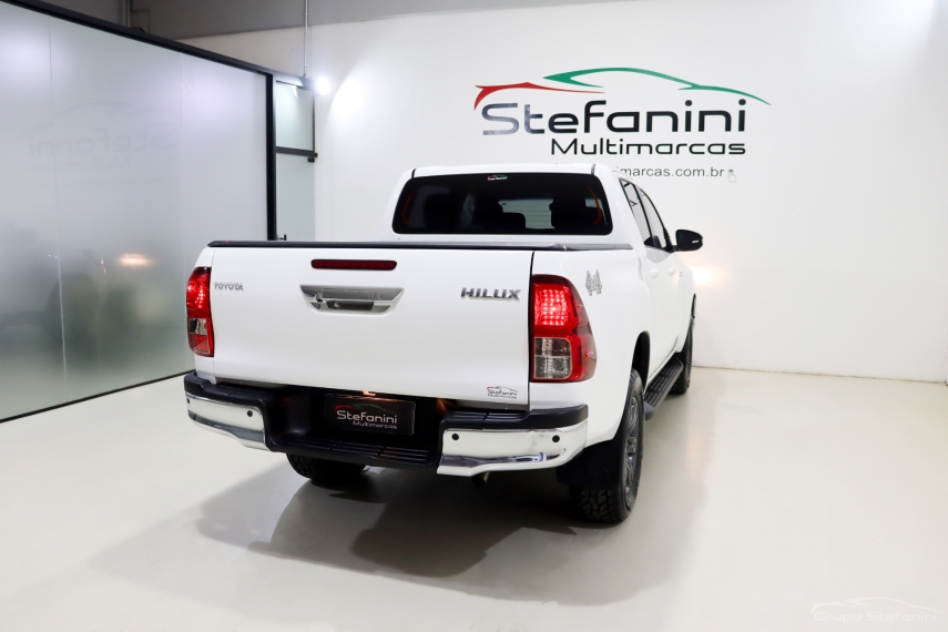 toyota hilux 2.8 d-4d turbo diesel cd sr 4x4 automatico 4p 2022