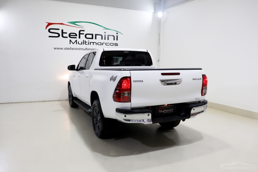toyota hilux 2.8 d-4d turbo diesel cd sr 4x4 automatico 4p 2022