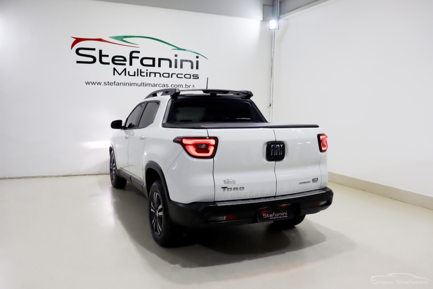 fiat toro 2.0 16v turbo diesel freedom 4wd at9 4p automatico 2022