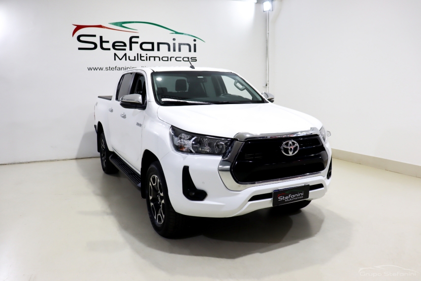 toyota hilux 2.8 d-4d turbo diesel cd srv 4x4 automatico 4p 2024