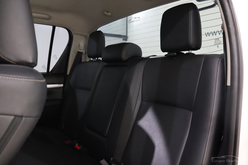 toyota hilux 2.8 d-4d turbo diesel cd srv 4x4 automatico 4p 2024