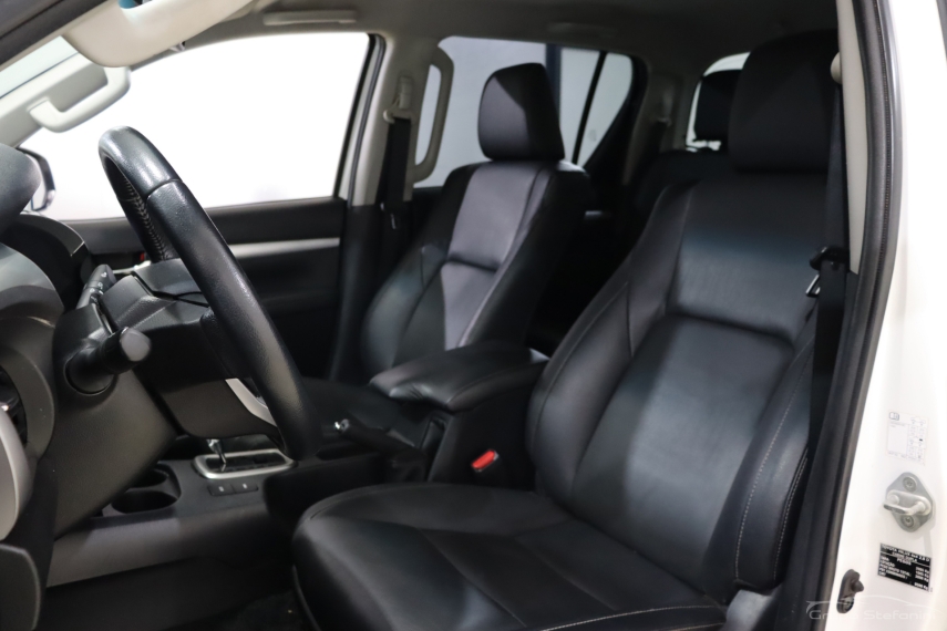 toyota hilux 2.8 d-4d turbo diesel cd srv 4x4 automatico 4p 2024