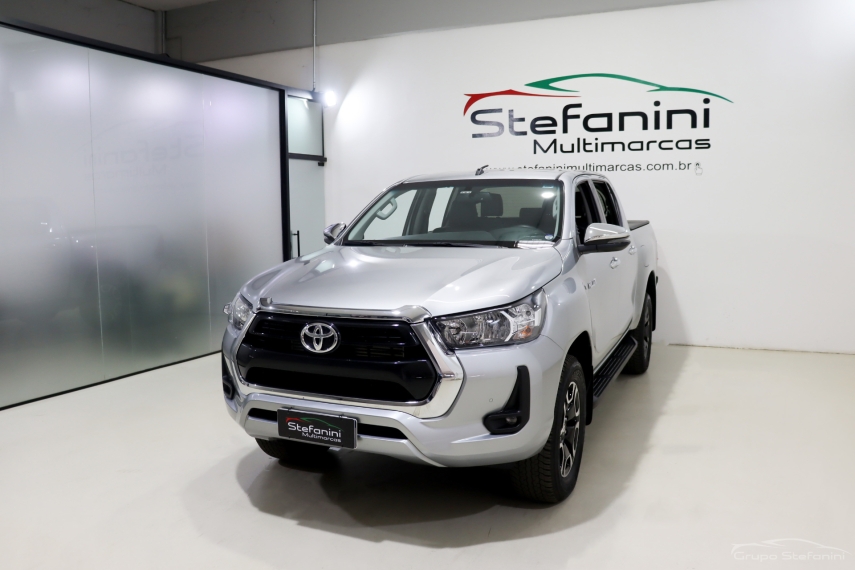 toyota hilux 2.8 d-4d turbo diesel cd srv 4x4 automatico 4p 2024 toyota hilux 2.8 d-4d turbo diesel cd srv 4x4 automatico 4p 2024