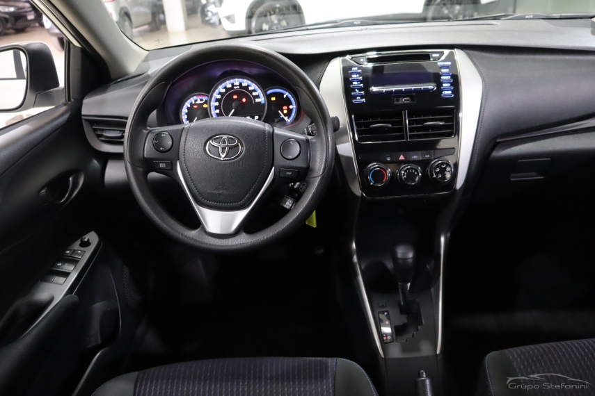 toyota yaris 1.5 16v flex xl plus connect multidrive 4p automatico 2020