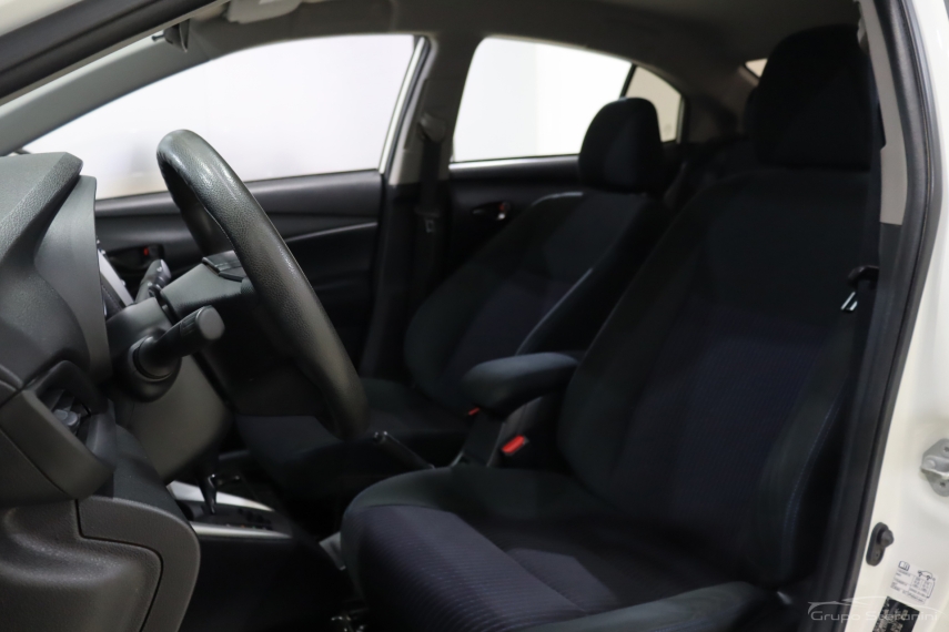 toyota yaris 1.5 16v flex xl plus connect multidrive 4p automatico 2020