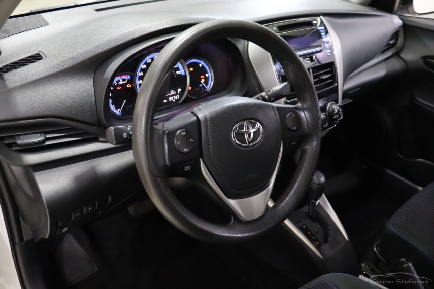 toyota yaris 1.5 16v flex xl plus connect multidrive 4p automatico 2020